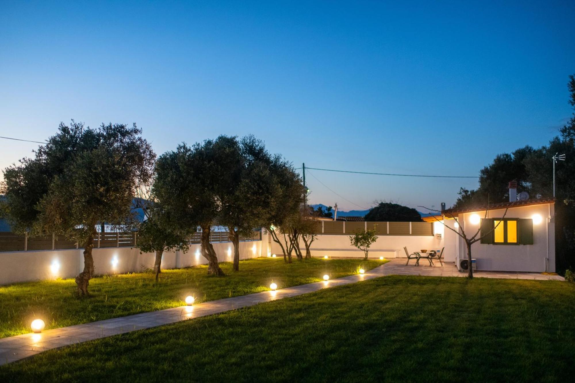 House By The Sea Villa Aigio Dış mekan fotoğraf