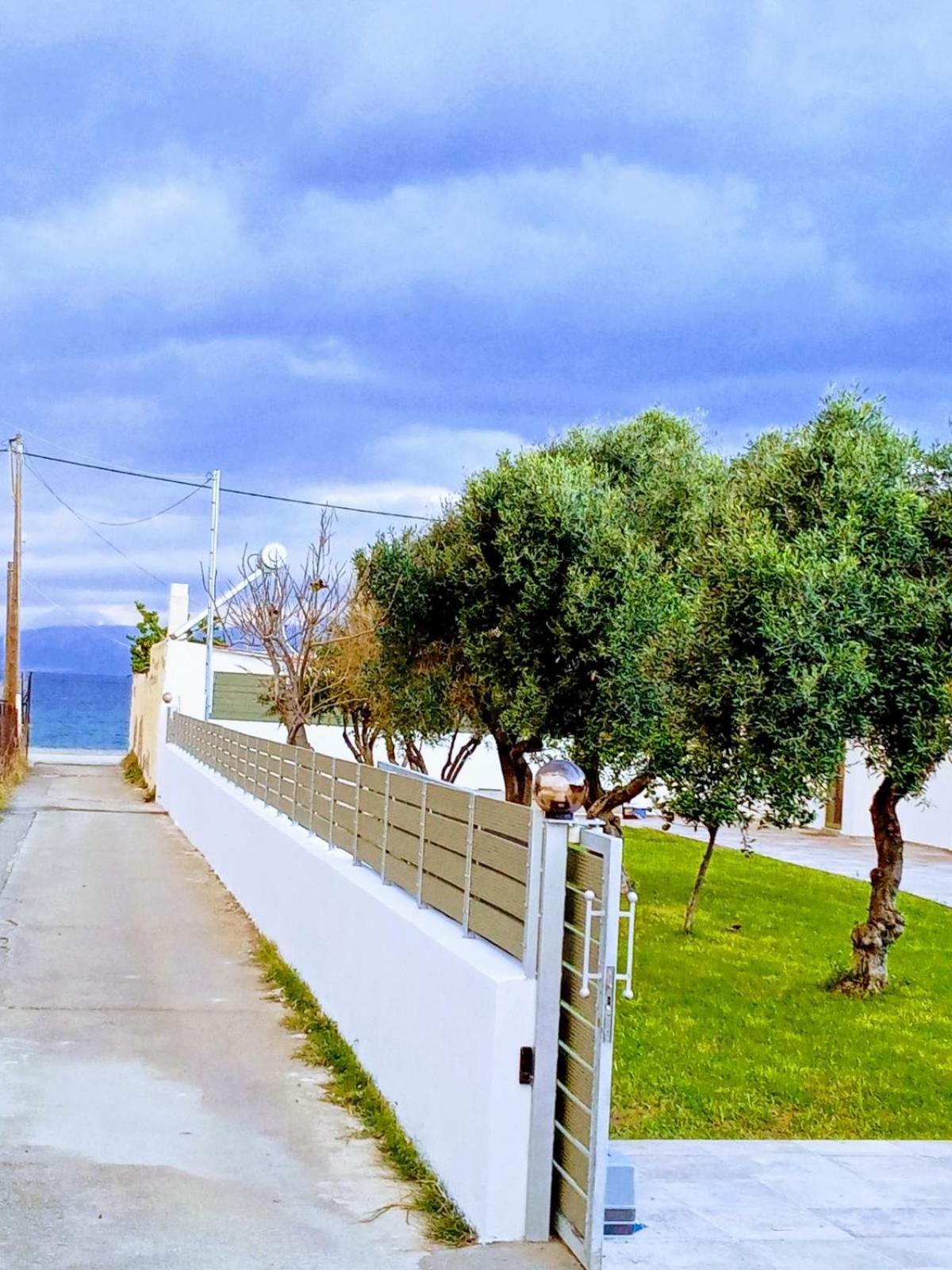 House By The Sea Villa Aigio Dış mekan fotoğraf