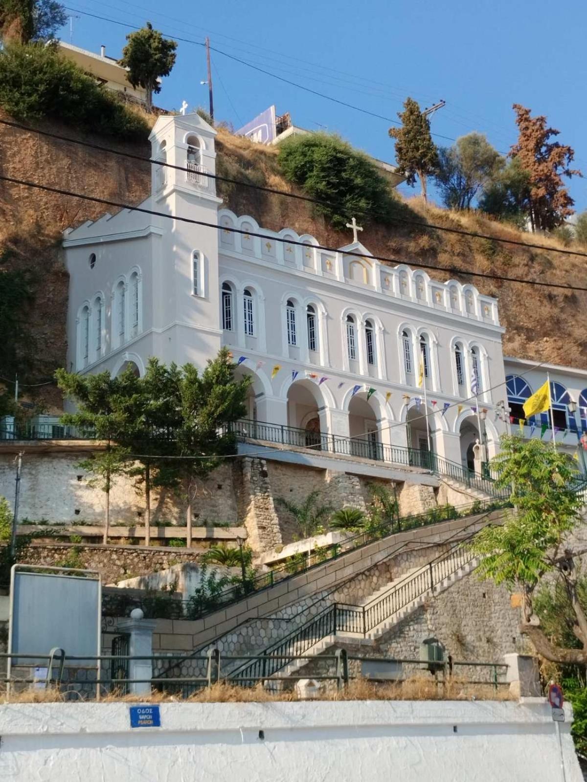 House By The Sea Villa Aigio Dış mekan fotoğraf